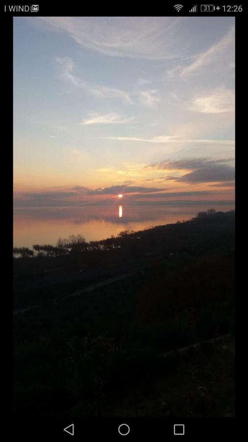 B&B Torre Del Lago Trasimeno Passignano sul Trasimeno Bagian luar foto