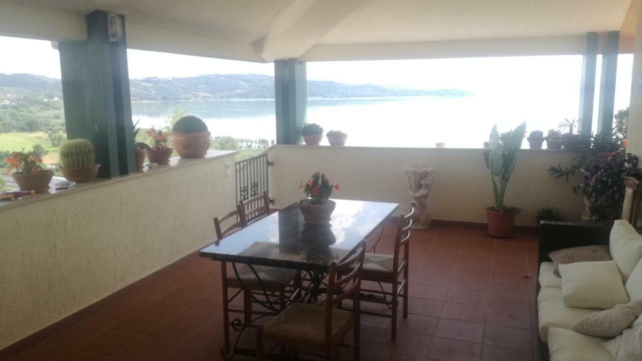 B&B Torre Del Lago Trasimeno Passignano sul Trasimeno Bagian luar foto