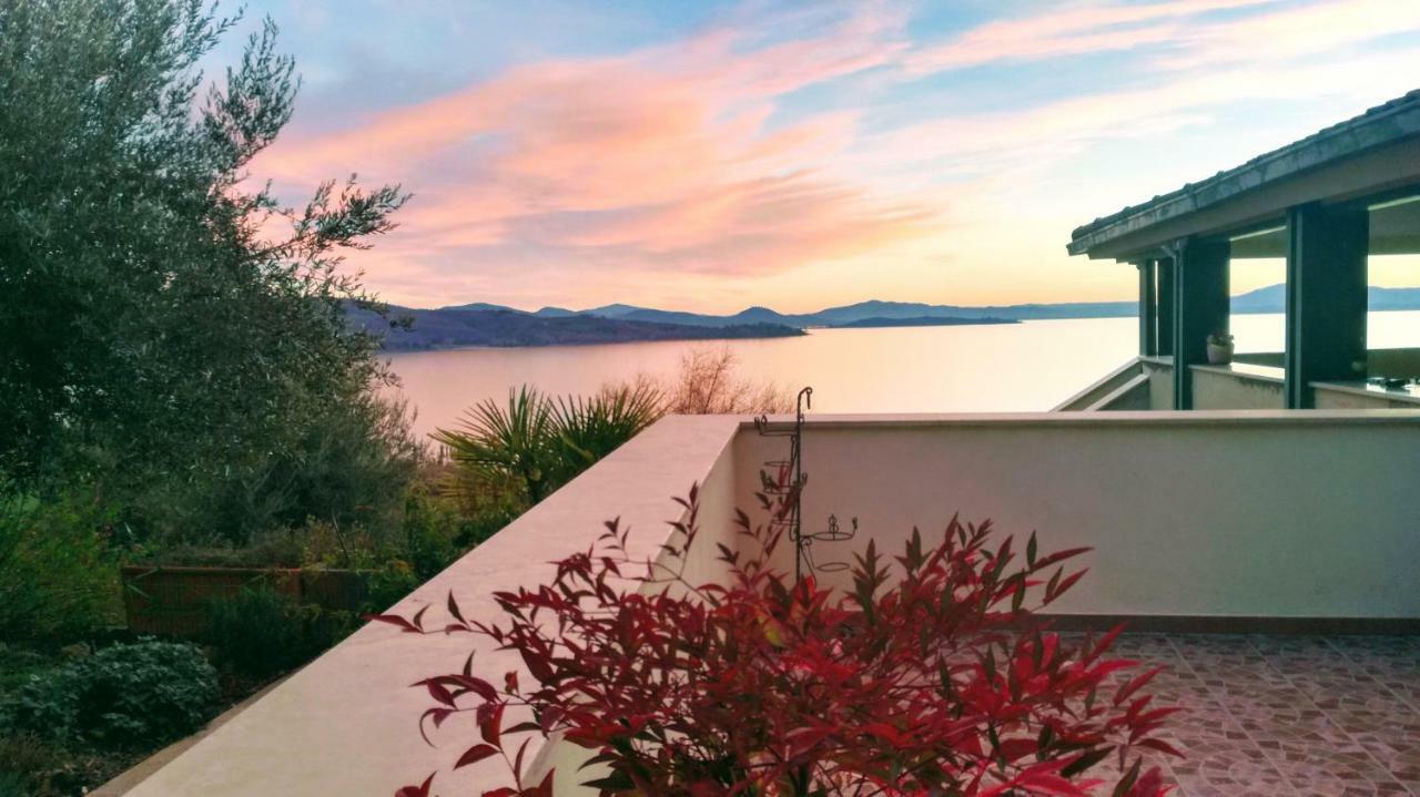 B&B Torre Del Lago Trasimeno Passignano sul Trasimeno Bagian luar foto