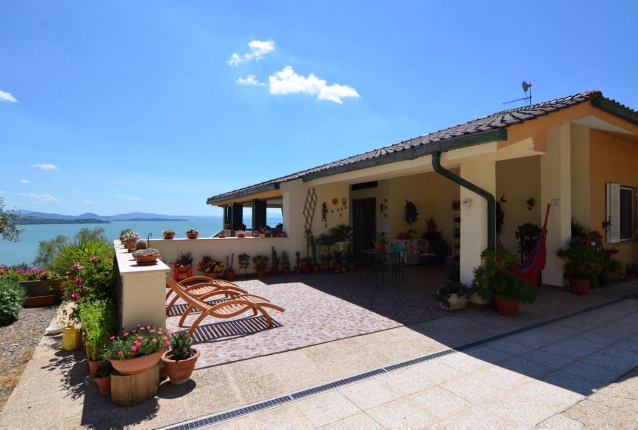 B&B Torre Del Lago Trasimeno Passignano sul Trasimeno Bagian luar foto