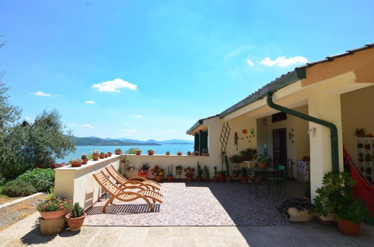 B&B Torre Del Lago Trasimeno Passignano sul Trasimeno Bagian luar foto